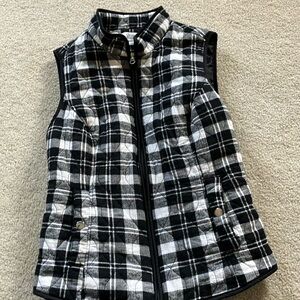 Petite Black and white vest
